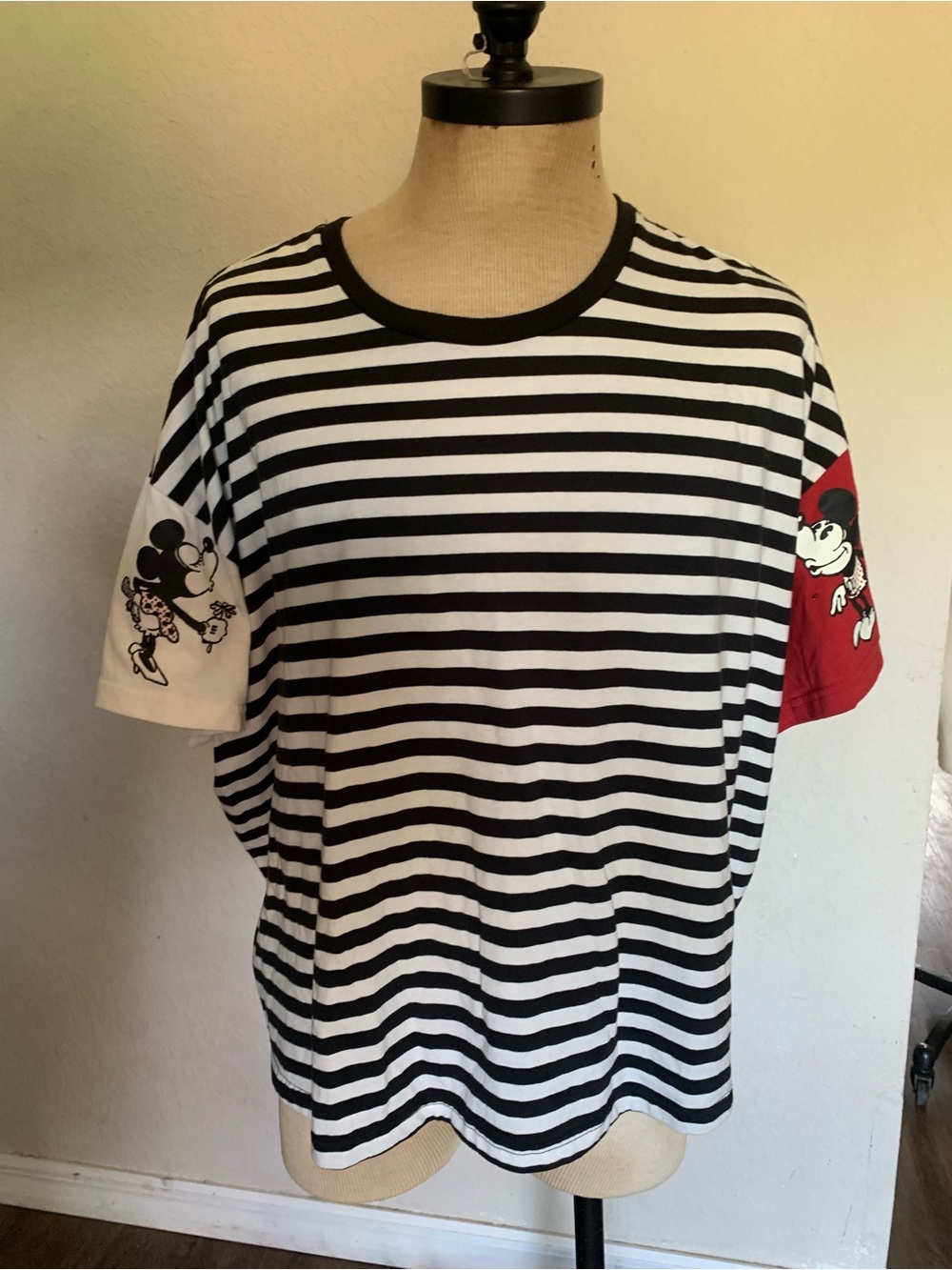 Disney Parks Mickey & Minnie Striped kissing Love Top Size 3X